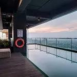 Whiz Luxe Hotel Spazio Surabaya